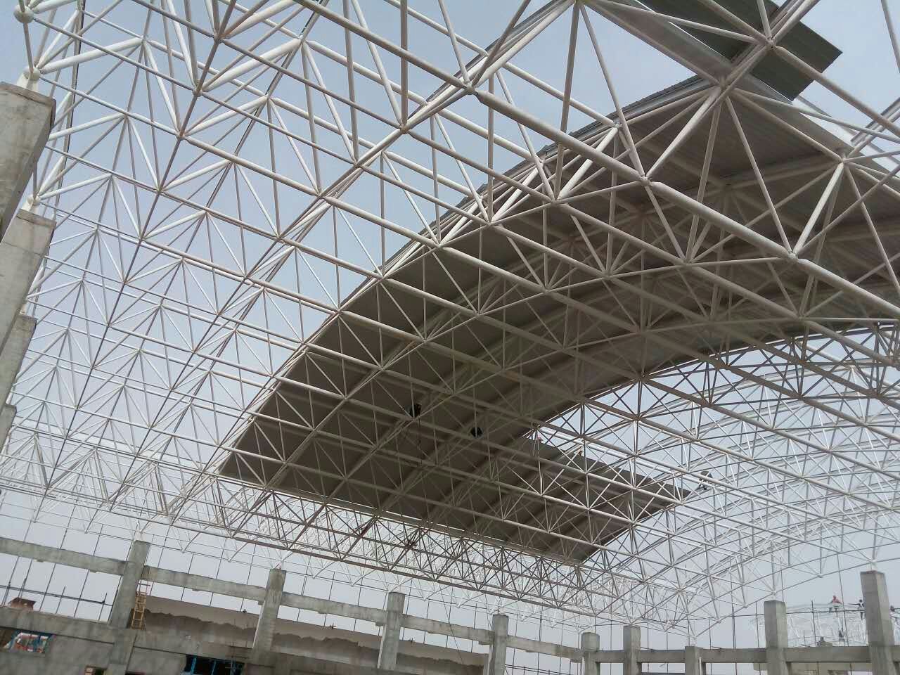 华阴青岛一汽网架